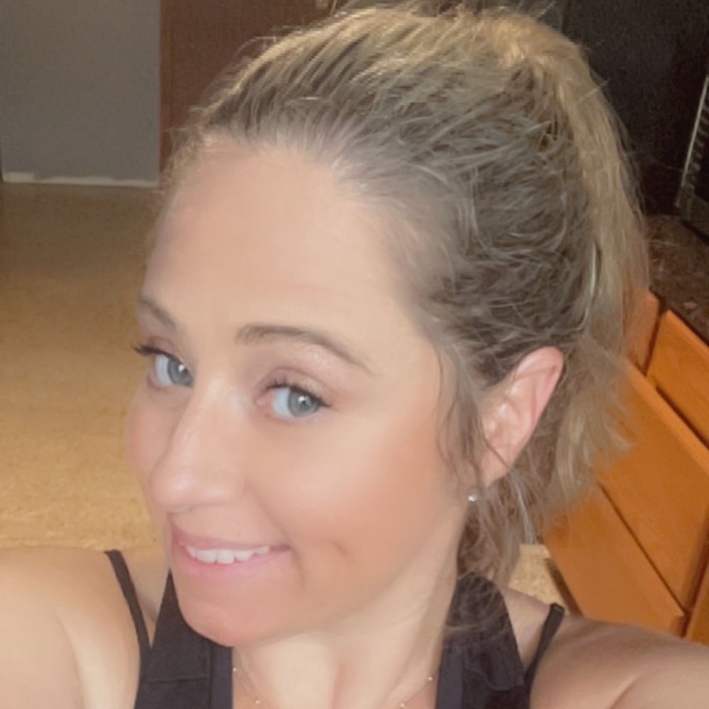 Meet your Posher, Courtney